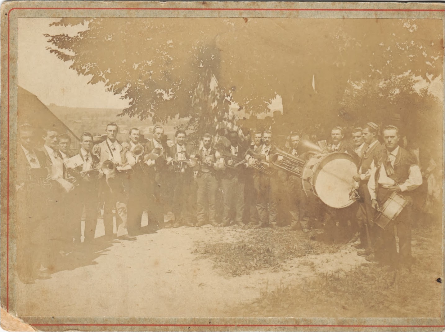FANFARE Vers 1900